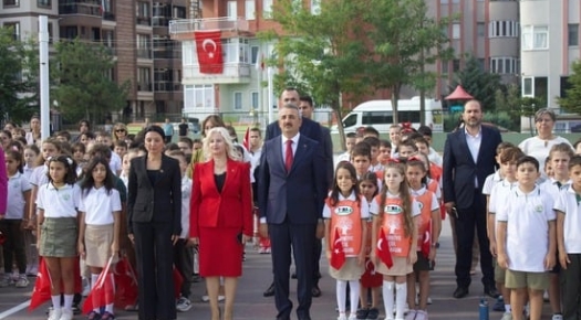 VALİ SEZER, MERKEZ YÜKSEL YEŞİL İLKOKULU’NDA