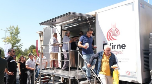 ÜNİVERSİTELİLERE EDİRNE LEZZETLERİYLE KARŞILAMA