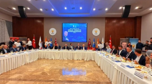 FATMA AKSAL TÜRKİYE YÜZYILI TOPLANTISINDA