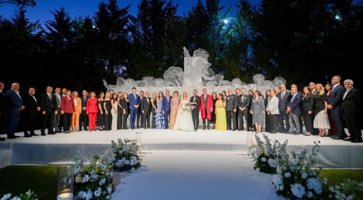 SİYASET DÜNYASI DÜĞÜNDE BİR ARAYA GELDİ