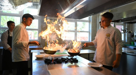 EDİRNELİ ÖĞRENCİLER ROMANYA’DAN 4 MADALYA İLE DÖNDÜ