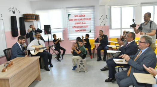 ŞARKÖY’DE ROMAN GENÇLİK FORUMU VE ROL MODEL ETKİNLİĞİ