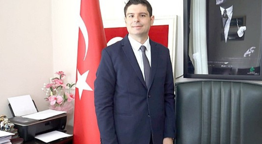 TOHUM ATMAYAN, ÇİFTÇİYE YOL GÖSTERİYOR