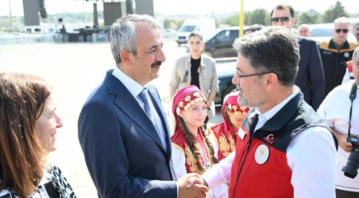 FESTİVALE KATILAN YUMAKLI, VALİ TARAFINDAN KARŞILANDI