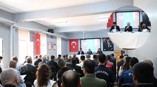 VALİ TURAN, PEHLİVANKÖY’DE MUHTARLARLA BİR ARAYA GELDİ