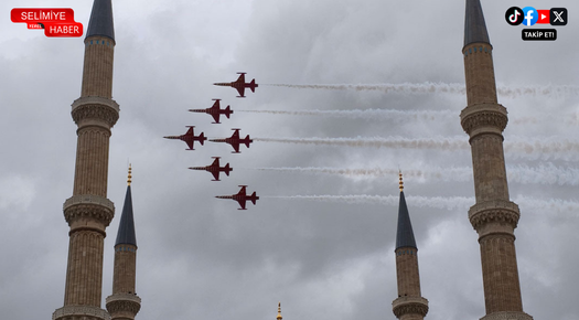 TÜRK YILDIZLARI EDİRNE SEMALARINDA NEFES KESTİ