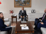 YENİ KONSOLOS BALİOS’TAN VALİ SEZER’E ZİYARET