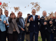 VALİ SEZER YER FISTIĞI HASADINI İNCELEDİ