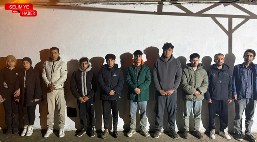 UZUNKÖPRÜ’DE 17 DÜZENSİZ GÖÇMEN YAKALANDI