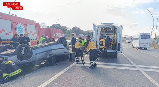 BARİYERE ÇARPARAK DEVRİLEN OTOMOBİL SÜRÜCÜSÜ YARALANDI
