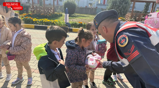 TEKİRDAĞ’DA ÖĞRENCİLERE JANDARMA TEŞKİLATI TANITILDI