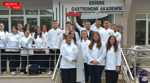 AŞÇILIK ÖĞRENCİLERİNE BIÇAK KULLANMA EĞİTİMİ VERİLDİ