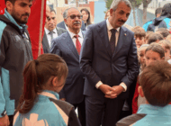 MİNİK SAĞLIK ELÇİLERİ ARKADAŞLARINA İLK YARDIMI ÖĞRETTİ