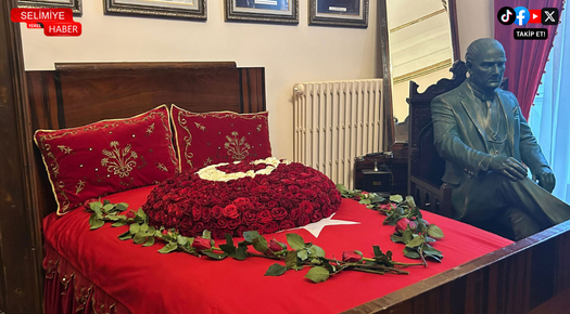 EDİRNE’DE ATATÜRK’E DUYGU YÜKLÜ ZİYARET