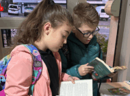 EDİRNE’DE ÇOCUKLARDAN GERİ DÖNÜŞÜMLÜ KİTAPLIK