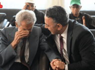 EMEKLİ ÖĞRETMENLERİN HUZUREVİNDE DUYGU DOLU ANLARI