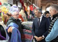 VALİ SEZER’E TARİHİ ÇARŞI ESNAFI İLE BİR ARAYA GELDİ