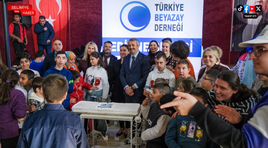 VALİ SEZER  ÖZEL ÇOCUKLARIN YENİ YIL SEVİNCİNE ORTAK OLDU