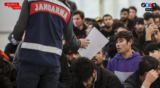16 DÜZENSİZ GÖÇMEN YAKALANDI