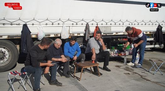 YUNANİSTAN’DA EYLEM DEVAM EDİYOR