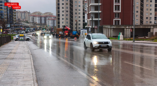 EDİRNE’DE SAĞANAK YAĞIŞ ETKİLİ OLUYOR
