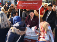 EDİRNE BELEDİYESİ’NDEN KANDİL SİMİDİ İKRAMI