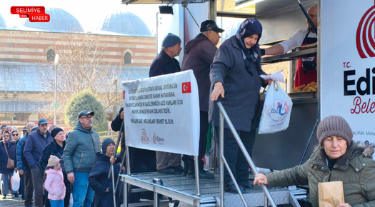 ZÜBEYDE HANIM İÇİN LOKMA DAĞITILDI