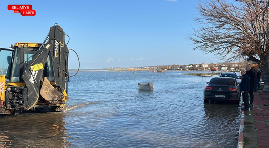 ENEZ’DE DENİZ TAŞKININA KARŞI EKİPLER SAHADA