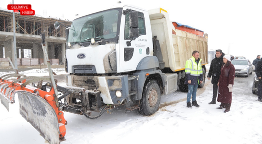 EDİRNE BELEDİYESİ KARLA MÜCADELEYİ SÜRDÜRÜYOR