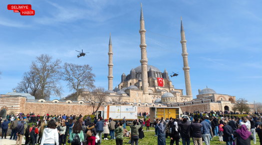 SELİMİYE MEYDANI’NDA GÖVDE GÖSTERİSİ