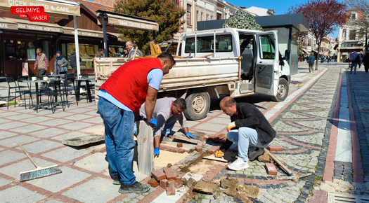 SARAÇLAR CADDESİ ZEMİN SAĞLIKLAŞTIRMA ÇALIŞMALARI SÜRÜYOR