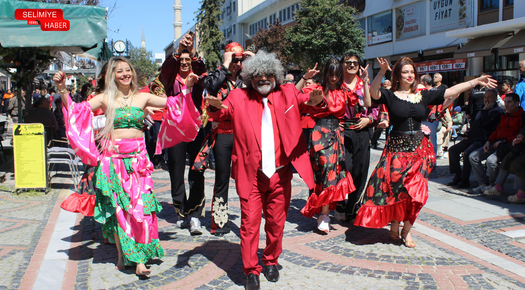 EDİRNE’DE 8 NİSAN DÜNYA ROMANLAR GÜNÜ ETKİNLİĞİ