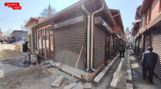 AYAKKABI TAMİRCİLER ÇARŞISI’NDA RESTORASYON SÜRÜYOR