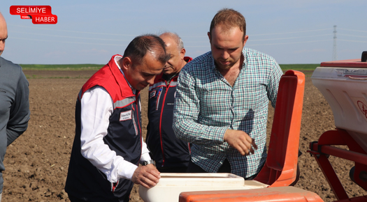 İSLAM KÖSE ÜRETİCİLERLE TARIM SAHALARINI GEZDİ