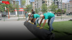 PARK VE BAHÇELER EKİPLERİNDEN YEŞİL ALANLARDA BAKIM VE PEYZAJ ÇALIŞMASI