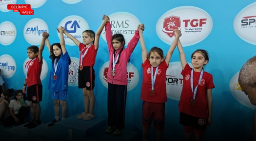 EDİRNELİ GÜLNUR HİRA ÇAVUŞ TÜRKİYE ÜÇÜNCÜSÜ OLDU