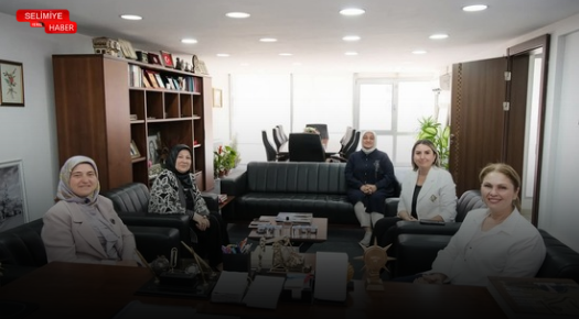 AK PARTİ EDİRNE İL BAŞKANLIĞI’NDA KADIN KOLLARI ZİYARETİ