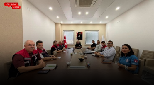 İL MÜDÜRLÜĞÜNDE HAFTALIK DEĞERLENDİRME TOPLANTISI YAPILDI