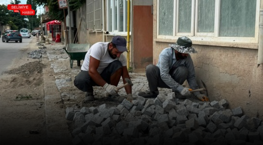 KALEİÇİ’NDE GRANİT PARKE ÇALIŞMALARI SÜRÜYOR