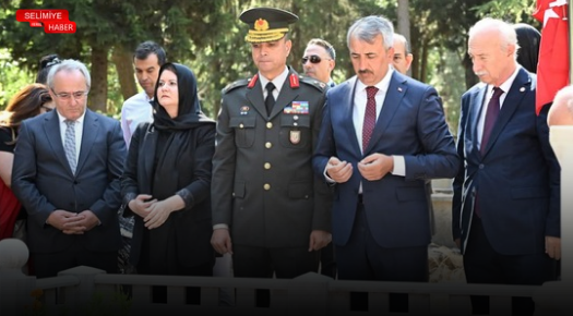 VALİ SEZER, ŞEHİTLERİN KABİRLERİNİ ZİYARET EDEREK DUA ETTİ