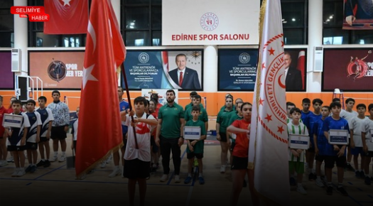 ANALİG BADMİNTON GRUP MÜSABAKALARI EDİRNE’DE BAŞLADI
