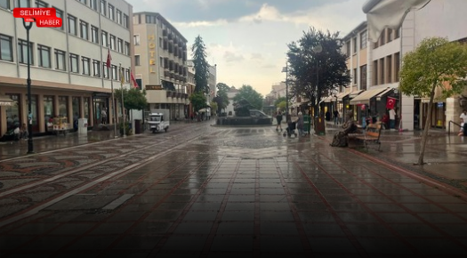 EDİRNE’DE SAĞANAK YAĞIŞ ETKİSİNİ GÖSTERMEYE BAŞLADI