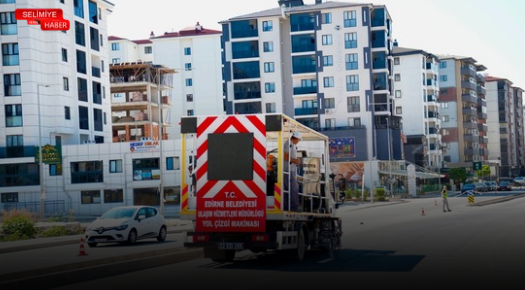 KUVAYI MİLLİYE BULVARI’NDA YOL ÇİZGİLERİ YENİLENİYOR