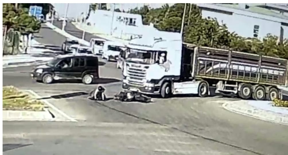 TIR’la çarpışan motosikletin sürücüsü yaralandı